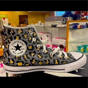Leopard print Converse high tops 🐆